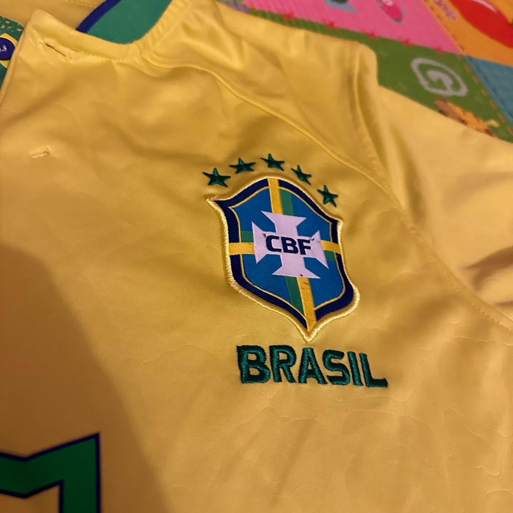 Nike 2022/2023 Brazil Home Soccer Jersey View 4